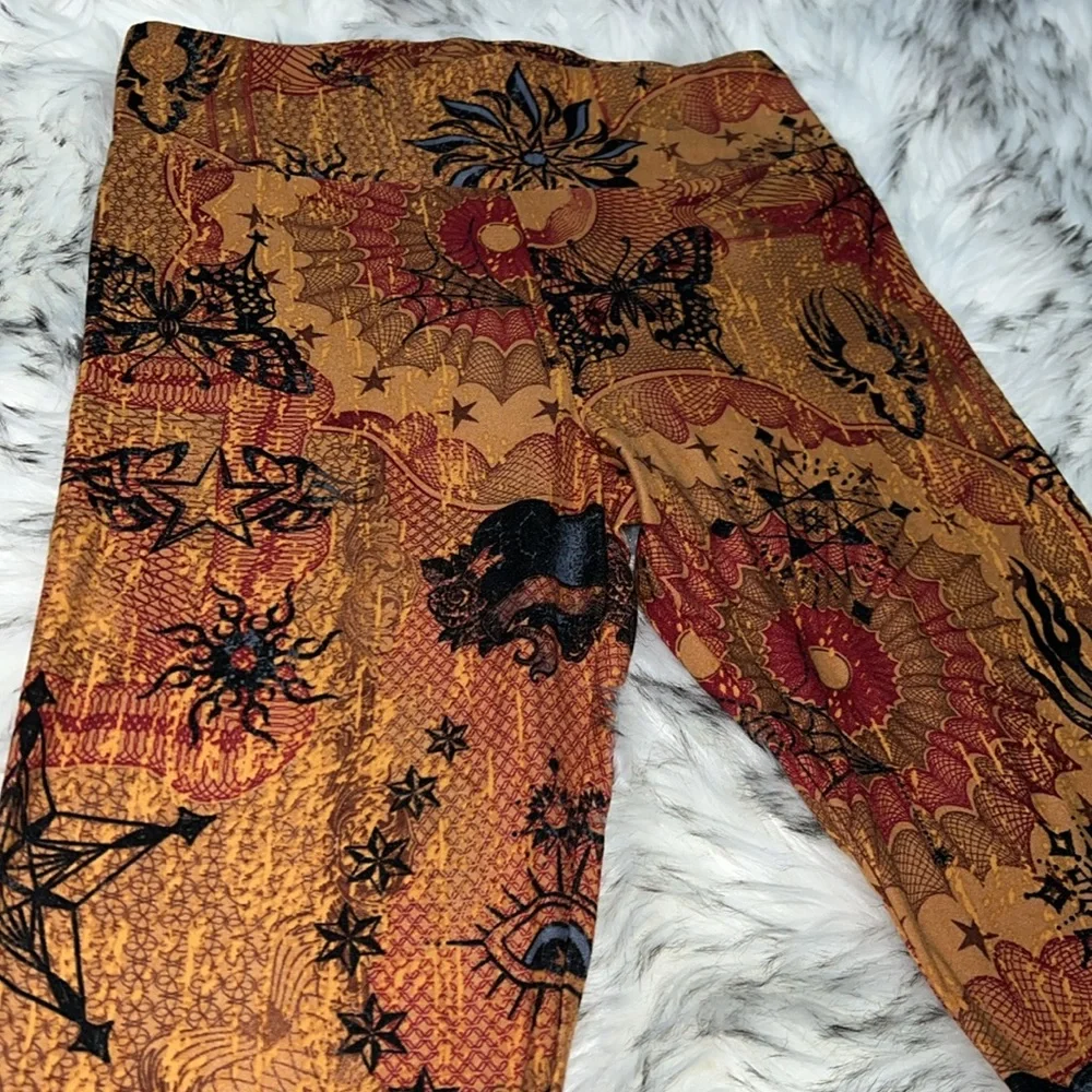 NWOT Witchy Goth Print Halloween High Rise Brushed Fabric Leggings S (3-5) - Picture 6 of 9